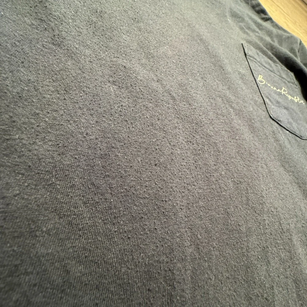 Banana Republic T-Shirt Mens Medium Black Cotton Into The Amazon Heritage Tee